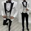 Nowy Gray Groom Wear Wedding Tuxedos Costume Mężczyźni Garnitury Czarne Pant Slim Fit For Formal Suit Kurtka Pant Kamizelki 3 Sztuk Blazers Prom Party Birthday Obiad