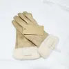 Nuevo diseño de estilo fisificado de piel de imitación para mujeres invierno al aire libre cálido cinco dedos guantes de cuero artificial al por mayor