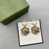 Snygg Blomma Charm Örhängen Färgglada Diamant Hängsmycke Studs Dubbelbrev Designer Eroduc med frimärken för kvinnor Party Date Gift