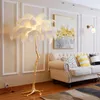 Licht luxe koperen struisvogel veer vloerlamp persoonlijkheid netto rode prinses villa woonkamer slaapkamer warme romantische tafel