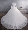 Abito da ballo musulmano Abiti da sposa Collo alto Maniche lunghe Appliques in pizzo Perline Corte dei treni Custom Made Arabo Islamico Moderno Tulle Abiti da sposa 2021 robe de mari￩e