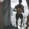 2021 メンズランニングショーツ少年スポーツパンツ男性ダブルデッキ速乾性フィットネス男性ズボンジョギングジムショートパンツマン夏カジュアル