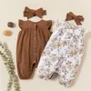 Baby / peuter Solid Floral Flutter-sleeve Bodysuit en Hoofdband Set 211011