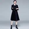 Novo 2022 Casaco de Inverno Runway Runway Mulheres Vintage Negro Colarinho Envoltório Preto Veludo Maxi Espesso Quente Long Trench Revestuário Outwear