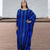 Chegadas de roupas étnicas 2022 Mulheres Africanas Maxi Vestidos Black Listra estampa longa Moda de túnica de pulôver de morcego longa para diariamente