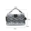 Shoppingkassar Kvinnor Mode Snake Print Handväskor Väskor Vintage PU Läder Crossbody Kvinna Serpentin Casual Stor Messenger Shoulder Bag220307