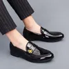 Italiaanse ontwerper mode mannelijke borduurwerk platte brits schoenen gouden fluwelen loafers slip-on hairstylist casual heren zwart schoeisel groot formaat: US6.5-US13