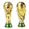 Trofeo di calcio in resina Trofei di calcio mondiale europeo Fan Regalo Souvenir Mascotte dorata Home Office Decoration 220122