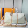 Grande capacidade 45 50 55 cm bolsas duffel bolsa de viagem feminina bolsas de luxo designers bolsa de ombro para homens pacotes esportivos ao ar livre conjunto clássico de malas laterais macias