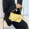 Crossbody saco amarelo pequeno macio pu couro triângulo flap para as mulheres 2021 tendências de compras luxo bolsas e bolsas azuis