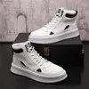 High Top Men Breattable Lightweight Casual Shoes Classic Wear Daily White Resitant Gym Sneakers europeiska modedesigner Walking Loafers