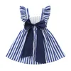 Sommar toddler Kid Girls Stripe Princess Dress Fly Sleeve Outfits Kläder Kid Kläder Barnkläder Vestido Q0716