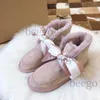 Con caja 2022 Diseñador para mujer Piel Australia Botas Mujeres Clásico Bota de nieve Australiano Invierno Cálido Peludo Arco Satén Tobillo Botines Mullidos Zapatillas Bowtie Lady Girls Zapato