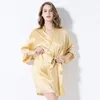 Sleepwear feminino camisola de seda suspensórios de duas peças Set Mulheres Primavera / Outono Amarelo Mid-manga Sexy Dress Robe