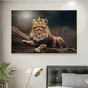 King Lion con corona imperiale Animale Animale dipinto Arte della parete per i poster e stampe decorazioni del soggiorno