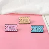 Brev Tag Ticket Smile Hug Brooches Pins Emalj Brosch Lapel Pin Suit Badge Fashion Jewelry For Women Girls Will and Sandy