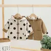 Tjocka tjejer Jackor Dubbelsidiga pojkar Ytterkläder Brev Sportrockar Kids Hooded Barnkläder Polka Dot Trench Coat Spring 211204