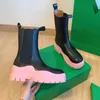 Botas de diseñador de neumáticos de alta calidad para mujer Martin Tobillo Chaelsea Moda Onda de color Suela de goma Elástico Zapatos de lujo Chelsea Cuero