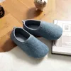 Höst 2020 Nya tofflor Andningsbara Teddy Fabric Inomhus Kvinnor Hem Skor Lovers House Fleece Slides Non-Slip Men Par Outdoor W220218