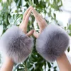 Luvas Sem Finger de Alta Qualidade Faux Fur Cuff Wrist Warmer Mulheres Braço Peludo Quentes Bonito Pulseira Decoração Inverno Outono Manga Curta Sólida W108