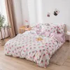 Conjuntos de roupas de cama 2022 Kawaii Strawberry Plaid Size Size 4pcs Definir desenho animado para meninas para crianças Passagem de edredom de edredom