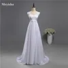 大きな白い王女のウェディングドレス