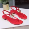 2021 Sandálias de Luxo Sandálias da Praia das Mulheres Sapatos de Bezerro Couro Clássico Festas de Hardware Fivela Pérola Moda Plataforma Slipper Tamanho 35-43