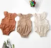 2021 INS Baby Girl Climbing Rompers Ärmlös Solid Färg Ruffles Krage Design 100% Bomull Spädbarn Romper 0-2T