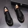 Märke Mode Mäns Casual Shoes Germuss Diamond Rhinestones Handgjorda Lace-up Business Loafers Bekväma andningsbara Walking Sneaker