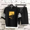 Camicia da uomo in 2 pezzi Set da uomo Moda Hip Hop Streetwear Camicie con stampa + Pantaloncini sportivi Abbigliamento da uomo Tuta casual da uomo Set 210722