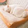 Kattbädd Avtagbar Design Dog Kennel Pet Toast Bread Mats Soft Rug Cushion Wash Detachable Sofa Small S 211111