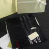 2021 Kaszmirowy Szalik Projektant Szaliki Zimowe Mężczyźni Kobiety Jakości Miękkie Grube Szal Szaliki Moda Scarve 4 Sezon Foulard Luxury Bufanda 15 Kolory Oryginalne pudełko