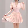 Rose Sexy A Line Robes Dames coréennes plissées à manches courtes Cabaret Party Mini pour les femmes 210602