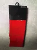 21 s Calcetines de moda Casual Algodón Transpirable Negro rojo Skateboard Hip Hop Calcetín Calcetines deportivos # 22