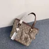 Sac à main de luxe pour femme Sacs à bandoulière Designer Tote Bag Sacs à main de haute qualité Mommy Shopping Packs Designers Sacs à main Mini sac à main avec chaîne de chien Gletter Imprimé Totes