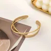 Bangle Vrouwen Sieraden Mode Metalen Manchet 2021 Ontwerp Gouden Plating Legering Matte Armband Voor Meisje Fijne Accessoires