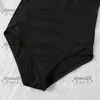 Schwarze Schulter-Badebekleidung Hipster gepolsterte Top-Qualität Damen-Designer-Einteiler-Badeanzüge Outdoor-Strand-Schwimmverband Luxury2332