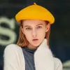 ベレー帽ベレー帽ウールの女性秋は暖かい通気性の帽子ニット韓国風のフランスのバレットレディース女性の調節可能なロープ2021