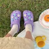 Womans Beach Slipper Cute Cartoon Flower Deco for Hole Shoes Antislip Thicken Sole Outdoor Leisure Flat Garden DIY Croc Slippers Y0714