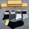 Chaussettes pour hommes Lettre classique Chaussettes pour hommes Femmes Stocking Mode Cheville Chaussette Casual Tricoté Coton Bonbons Couleur Lettres Imprimé 5 Paires / Lot Venez Avec BoxQPB9