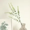 Decoratieve bloemen kransen eucalyptus kunstmatige planten tak groen enkel plastic nepbloemwandaccessoires bruidsboeket voor huis d