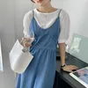 Korejpaa vestido de mulheres conjuntos verão coreano chique simples selvagem frouxo bolha camisa de manga bolha e v-pescoço Denim sling vestido longo saia 210526