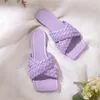 2021 Summer ins Fashion Women Candy Clain Plabd Plat Slippers Purple Yellow Low Heels Beach Slides Mules плюс размер 41 42