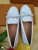 Con scatola Moda piselli scarpe in pelle casual traspirante Vera donna Metallo snap wedding classic womens Eur 35-41