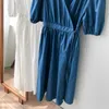 Летний слоеный рукав синие белые платья женская корейская ретро высокая талия Hepburn V-образная выревная рубашка 210607