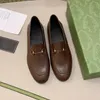 Mules Designers slides Chinelos Mulheres Mocassins Sandálias de Couro Genuíno Sapatos Casuais Princetown Corrente de Metal Sapato Renda Veludo Chinelo deslizar