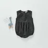 Lato Baby Girl Bodysuit Solid Color Bez Rękawów Kieszonkowy Kombinezon Urodzony Cute Style Kids Clothes E07 210610