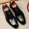 Scarpe Oxford da uomo Marrone Nero Stile classico Abito formale da uomo Business Office Wedding Lace Up Testa tonda Scarpe brogue in pelle da uomo