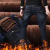 Jeans invernali da uomo Pantaloni neri slim fit elasticizzati in velluto spesso Jeans caldi Pantaloni casual in pile Abbigliamento uomo taglie forti da uomo
