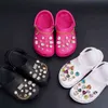1 Zestaw Cute Croc Charms Marka Designer Shoes JIBZ Bling Akcesoria Moda Metal Klamry Dekoracje obuwia 220110